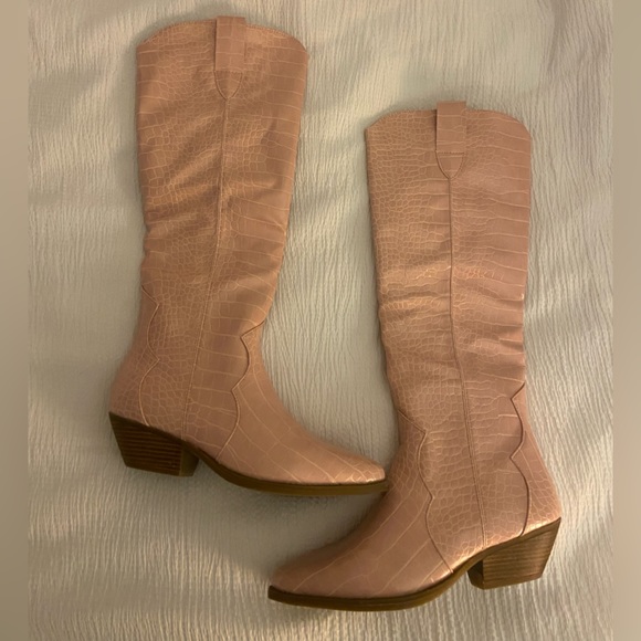 Faux snake skin pink knee high boots - Picture 3 of 5